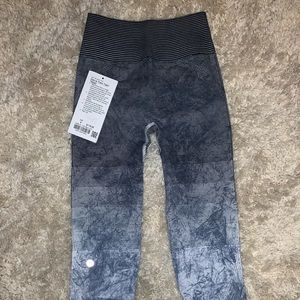 NWT Lululemon Ebb to Train Tights Sz 4